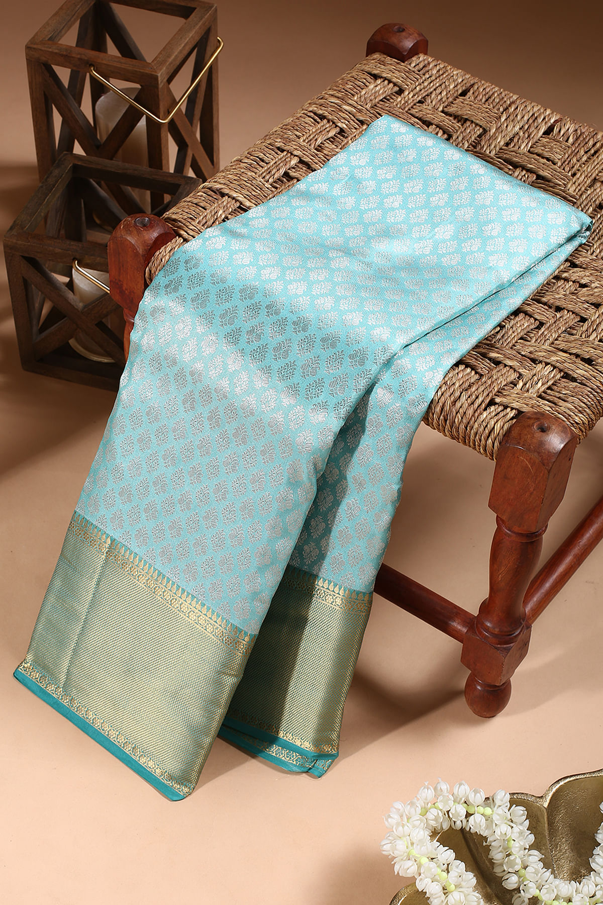 Blue Zari Woven Kanchipuram Silk Tested Zari Saree With Unstitched Blouse Online at Samyakk