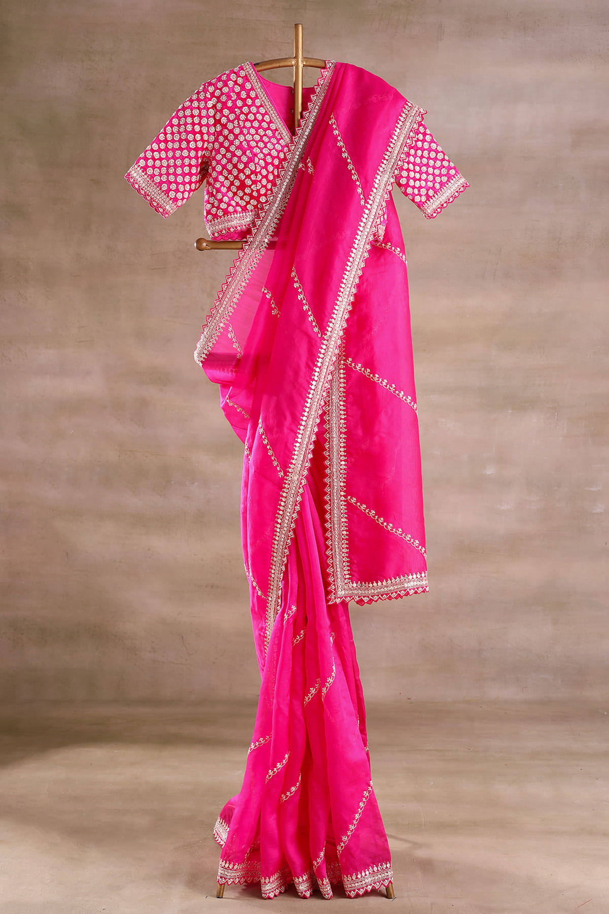 Women's Organza Pink Embellished Designer Saree With Blouse Piece