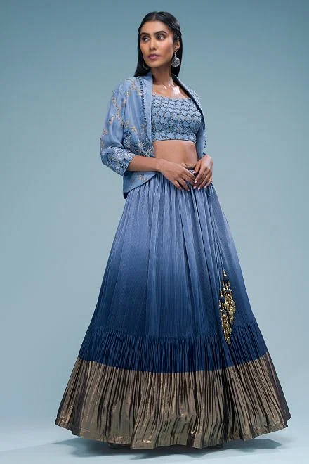 Gorgeous Banarasi Lehengas We Are Totally Crushing On! | Lehenga designs, Banarasi  lehenga, Indian wedding outfits