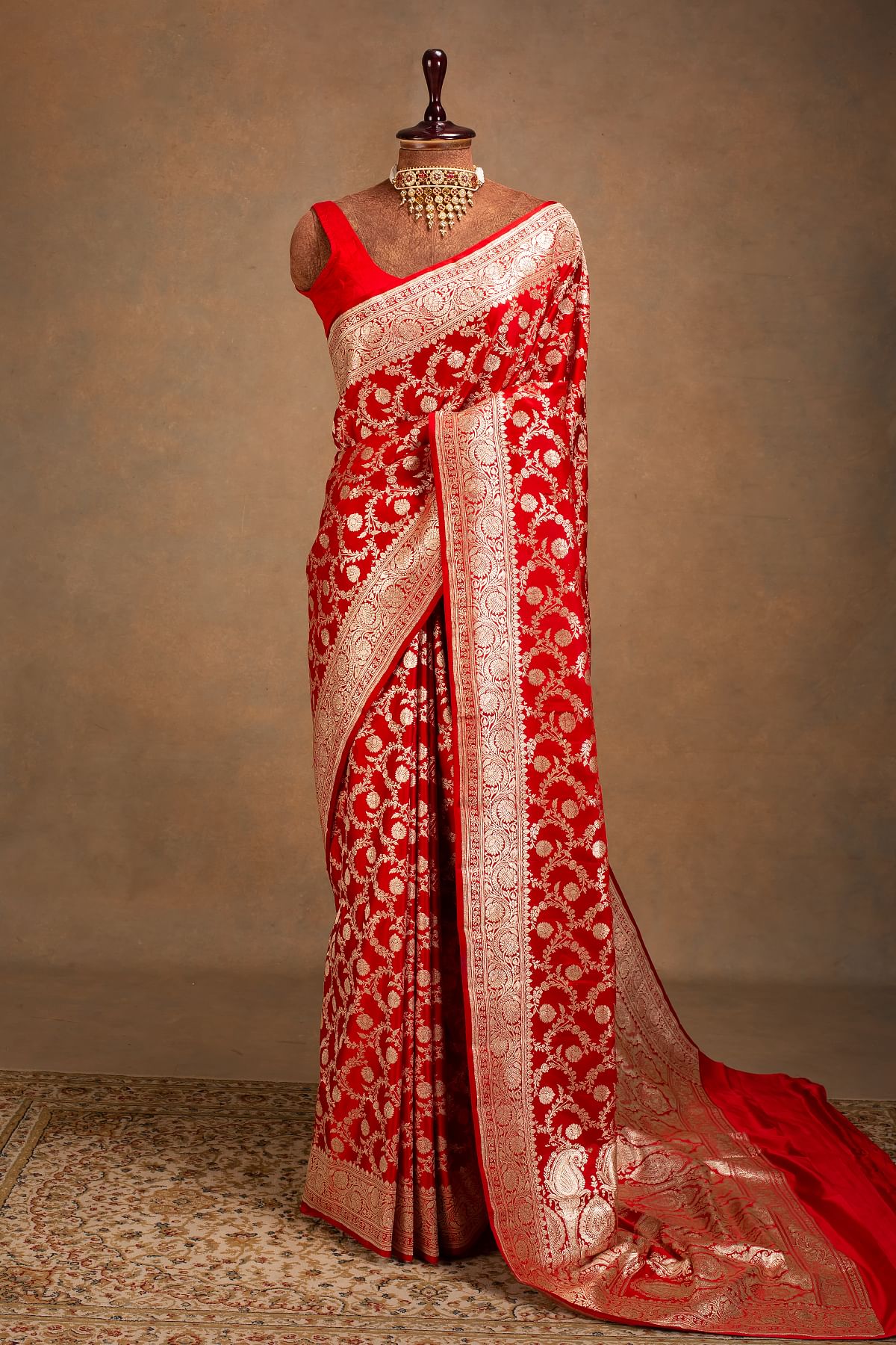 Red Traditional Banarasi Silk Saree With Blouse top