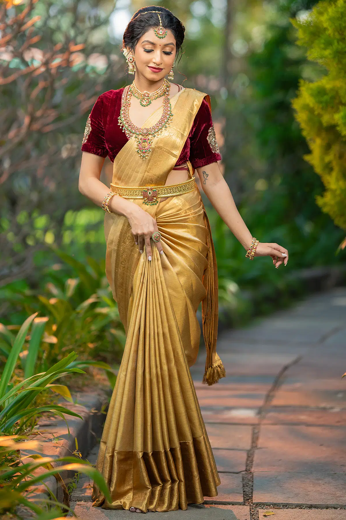 Gold Kanchipuram Tissue Saree with Self Border and Unstitched Blouse-SR27780