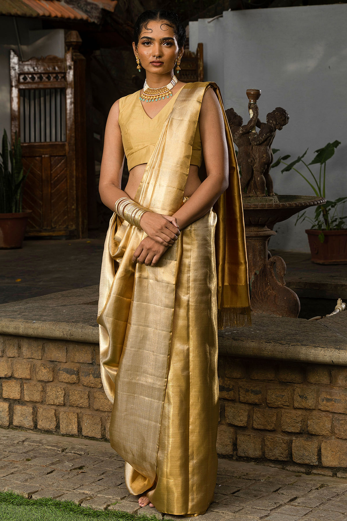 Gold Pure Zari Kanchipuram Tissue Saree With Unstitched Blouse Online at Samyakk