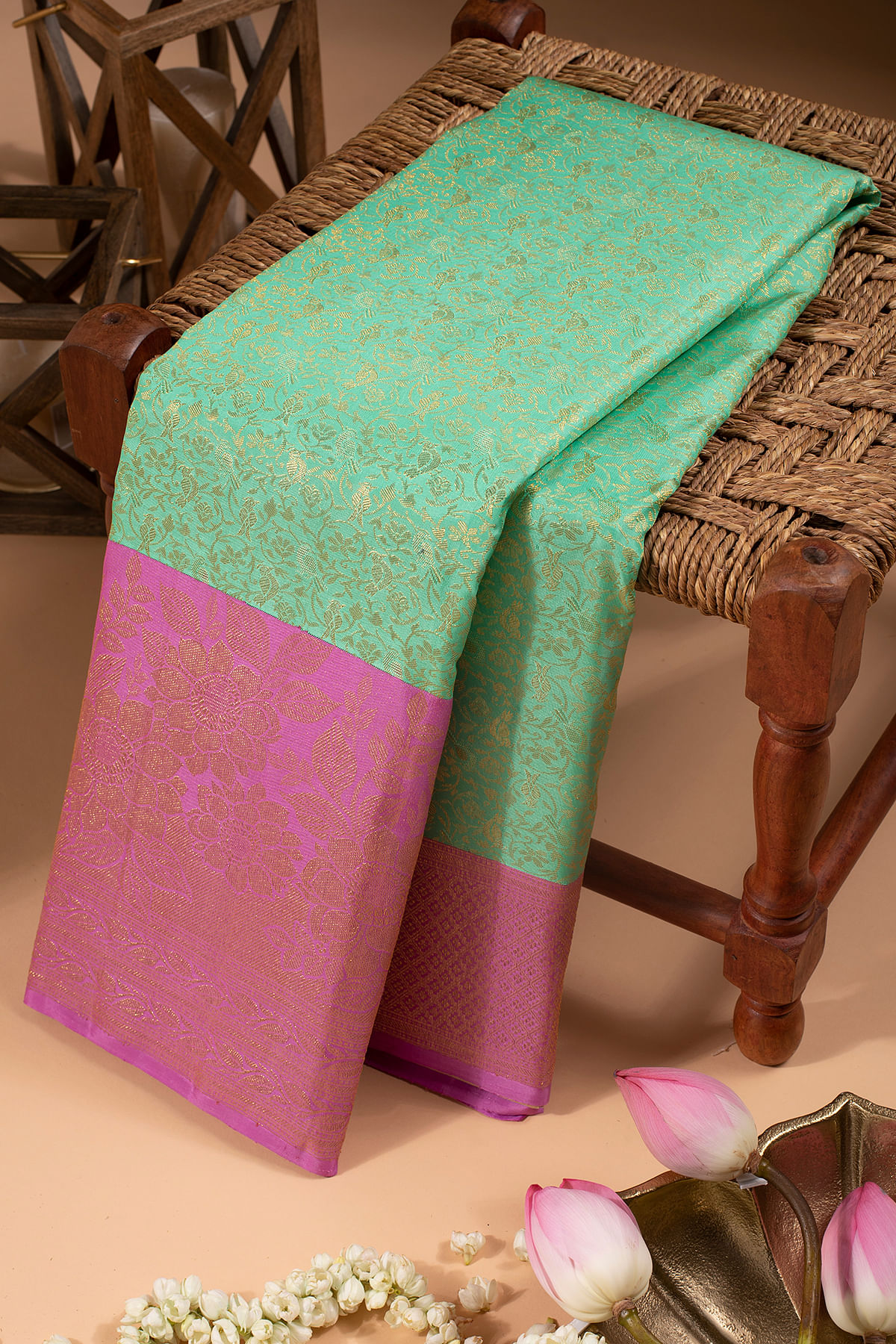 Green Kanchipuram Silk Pure Zari Saree With Unstitched Blouse Online at Samyakk