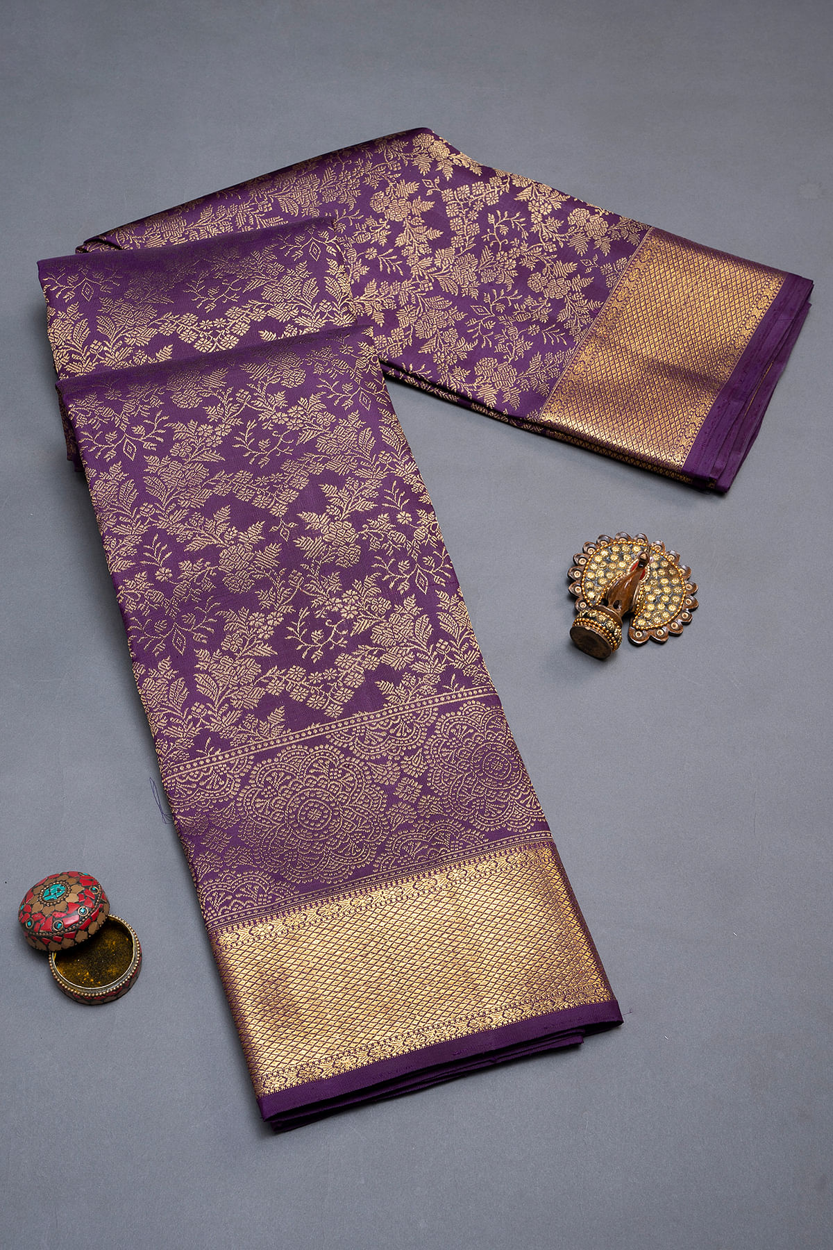 Captivating Purple Kanjivaram Silk Saree With Ravishing Blouse Piece at Rs  1999.00 | Kanjivaram Saree, कांचीपुरम साड़ीज - Shivam E-Commerce, Surat |  ID: 2852769425491