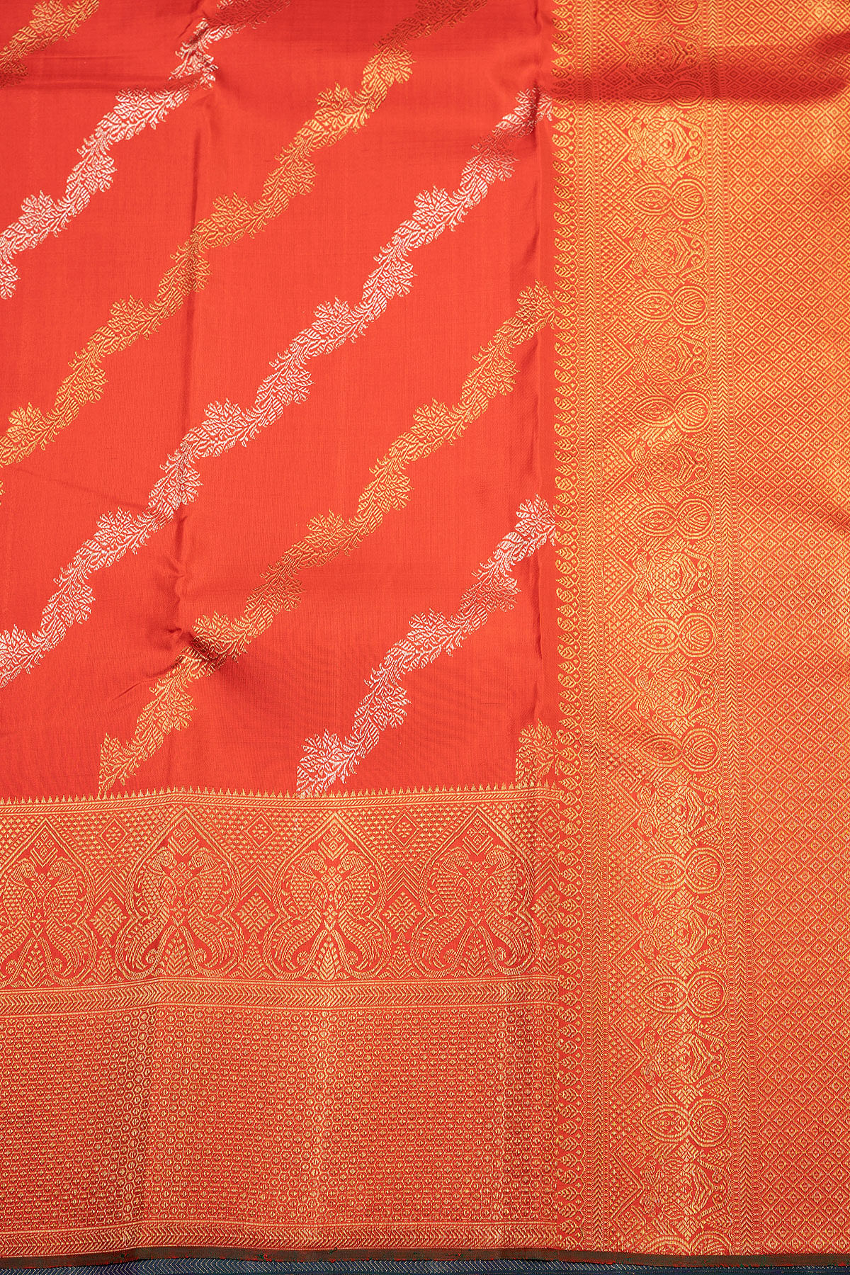 Half White Kanchipuram Silk Saree | Orange Border – shanthitailors