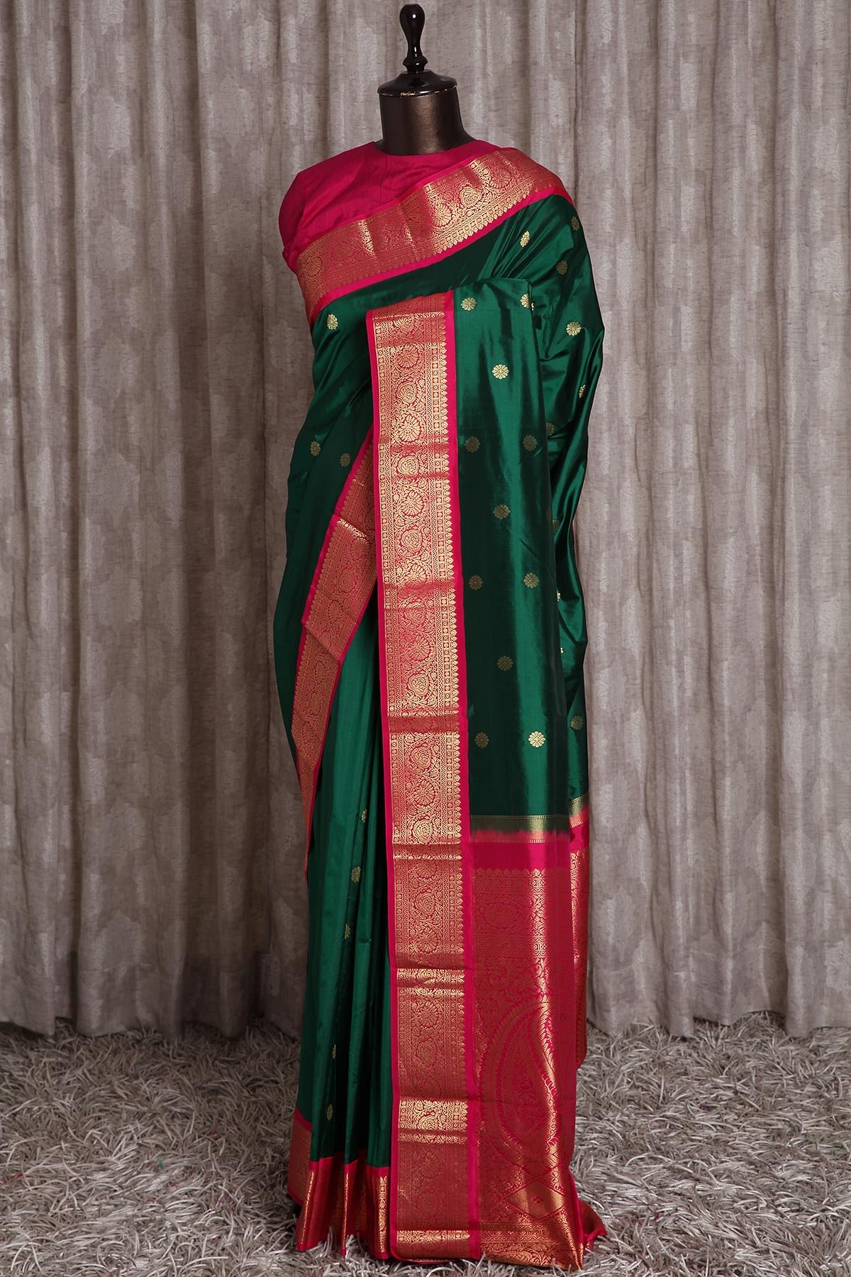 Green Saree - Buy Trendy Green Saree Online in India | Myntra