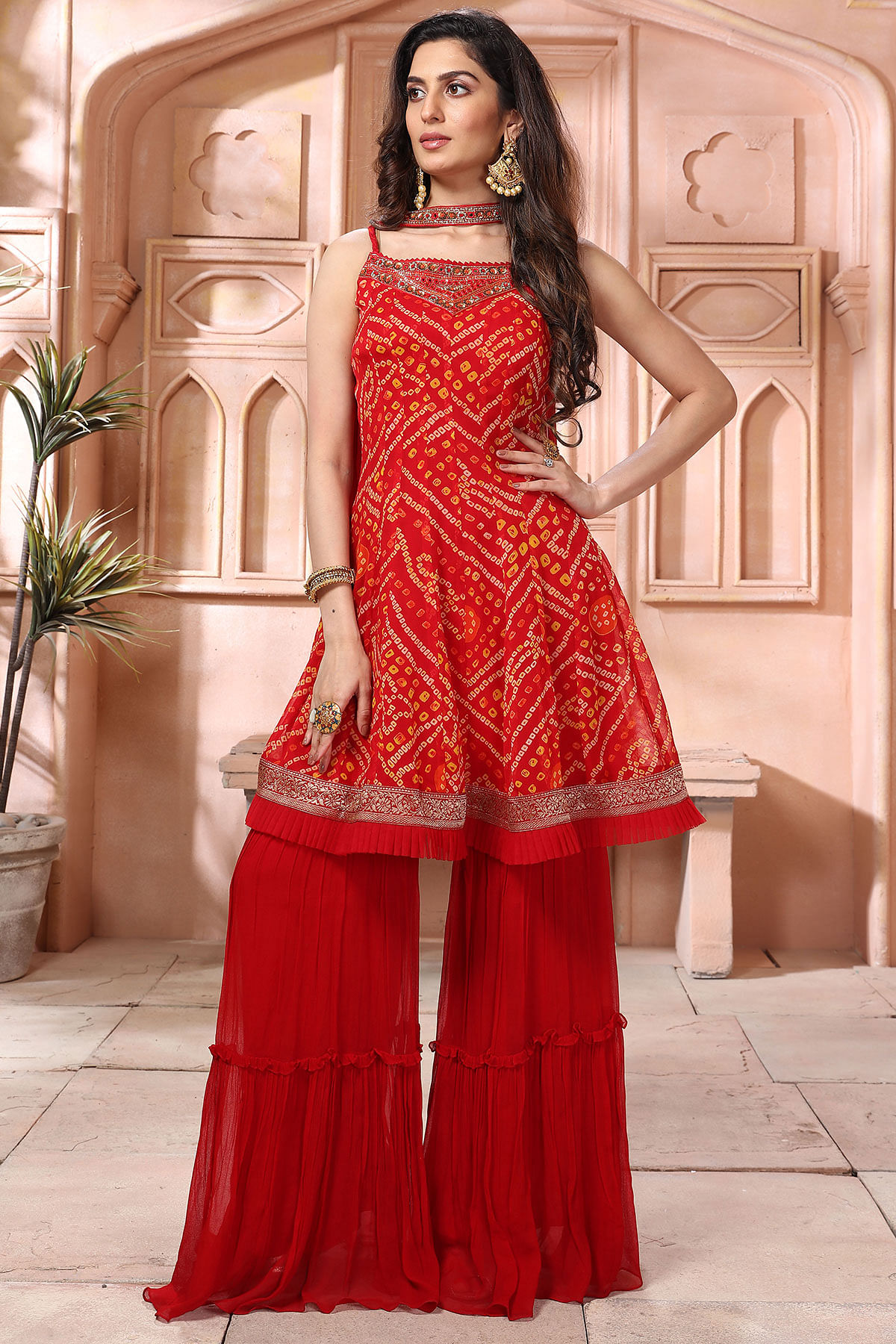 Deepika Padukone's Bandhani Kurta Could Be Your Next Wedding Guest Look |  Femina.in
