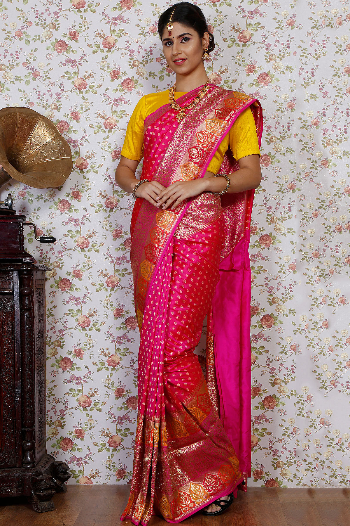 Buy Handloom Silk Sarees At Best Price | Samyakk