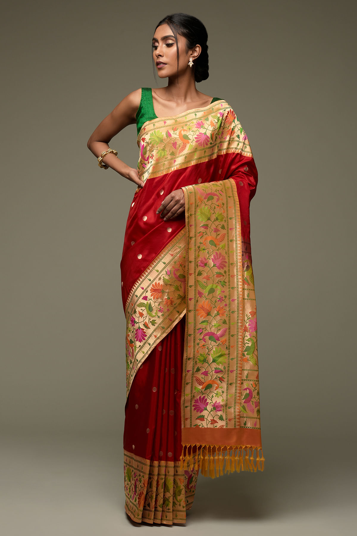 Buy Silver & Gold Zari Woven Kanchipuram Tissue Saree Online | Samyakk