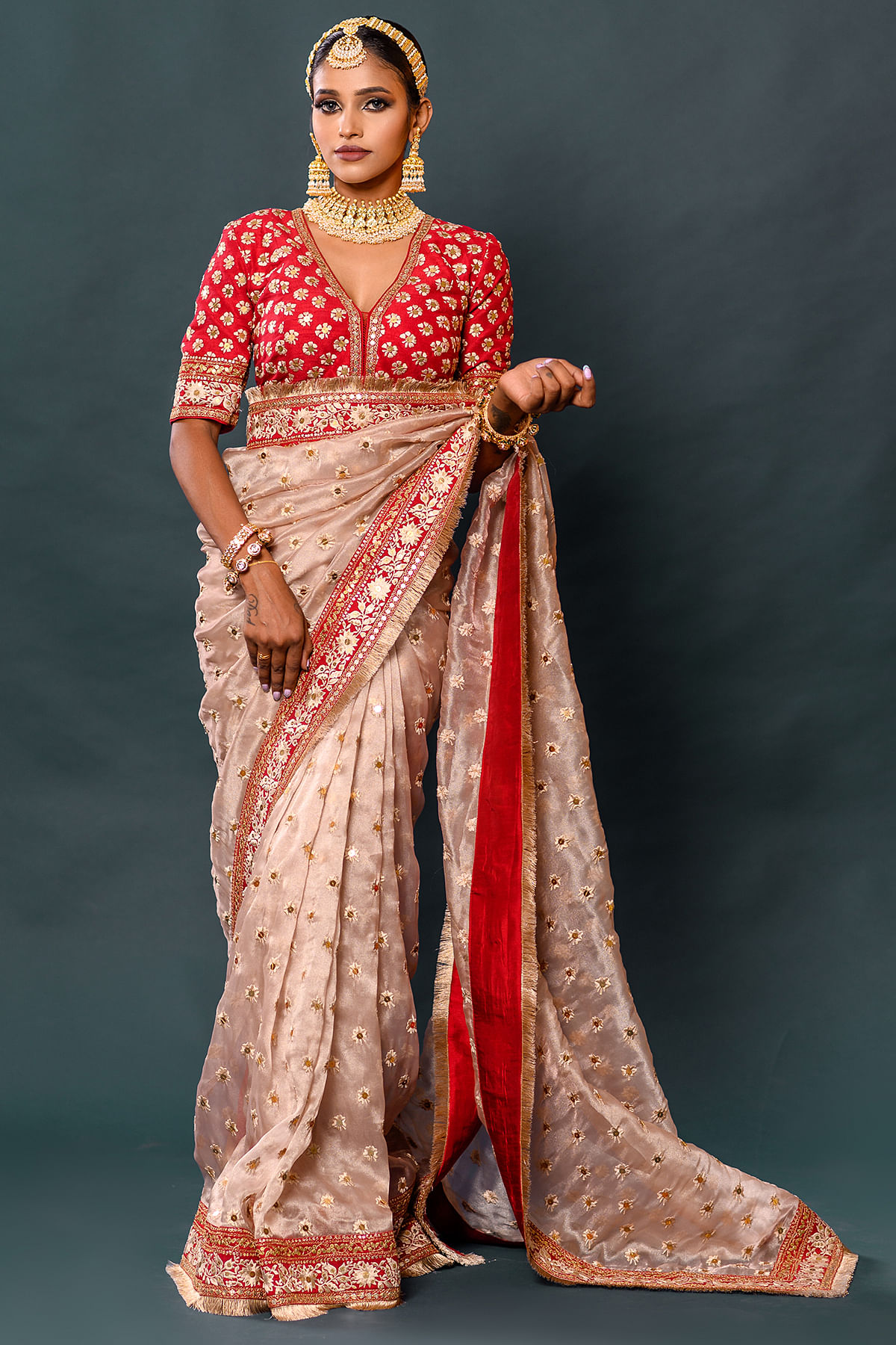 Buy Pristine Peach Pink Dual Tone Jaal Design Zari Woven Saree Online  -Inddus.in.