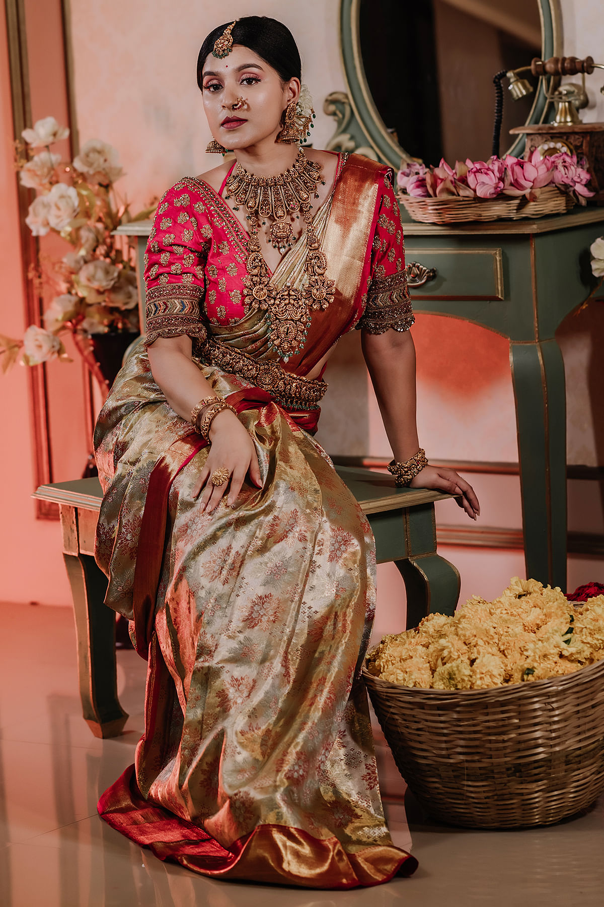 Ladies Trendy Floral Print Silk Saree, 5.5 M (separate Blouse Piece) at Rs  700/piece in Surat