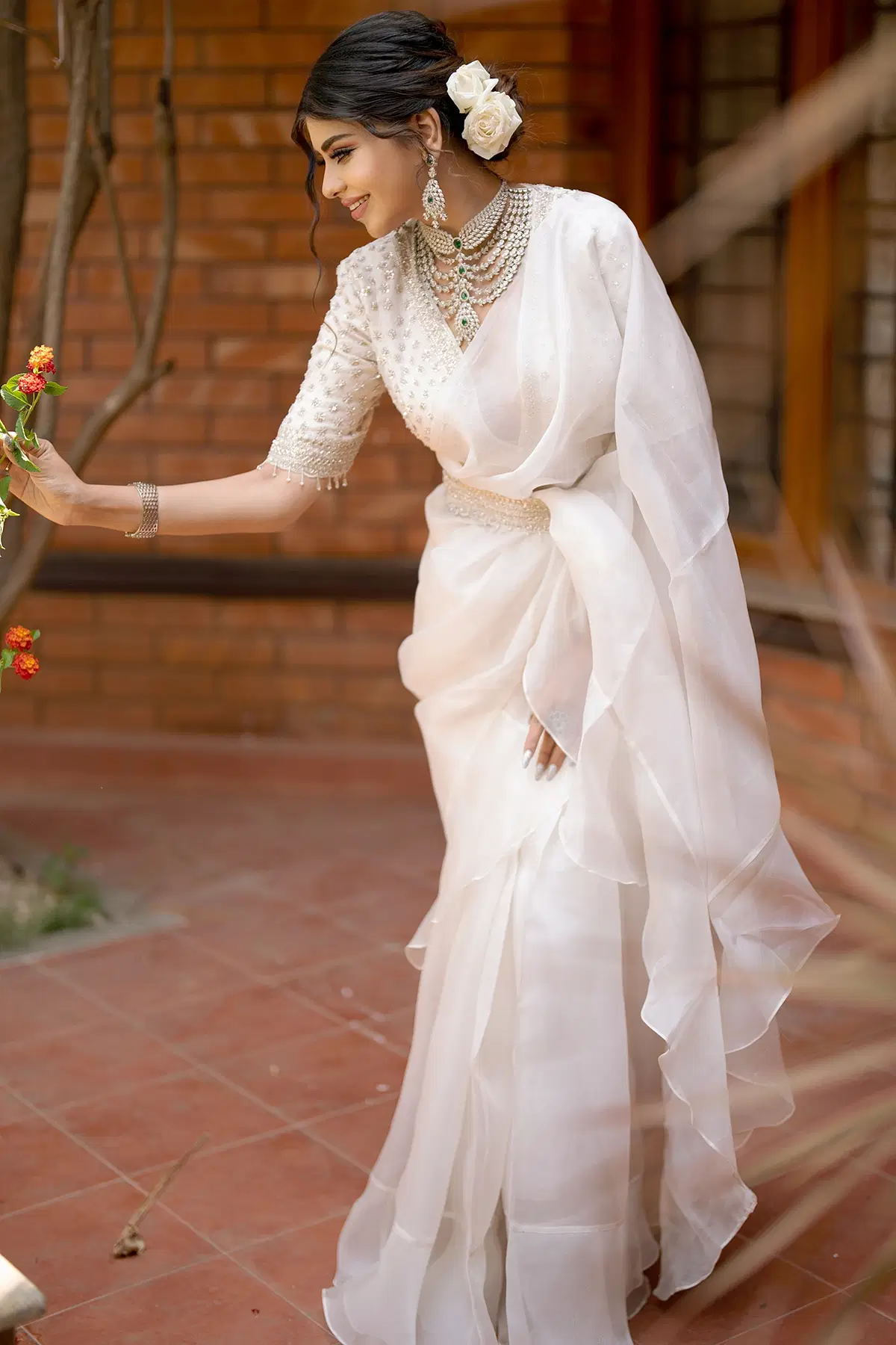 Off white saree look best sale