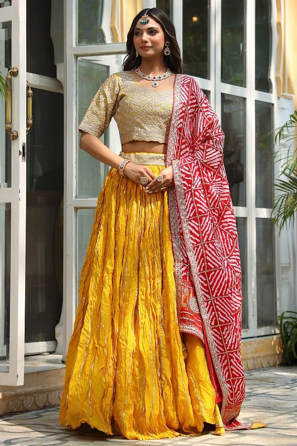 Bandhani Lehengas: A Big Yes If You Wanna Stand Out! | Rajasthani dress,  Bandhani dress, Indian designer outfits