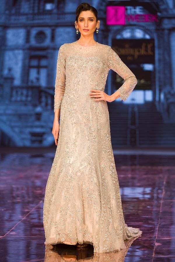 Latest designer gowns online shopping at samyakk Samyakk