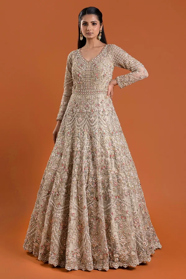 Indian Wedding Dresses: 18 Unusual Looks & Faqs | Indian bridal dress,  Pakistani wedding dresses, Indian wedding dress traditional