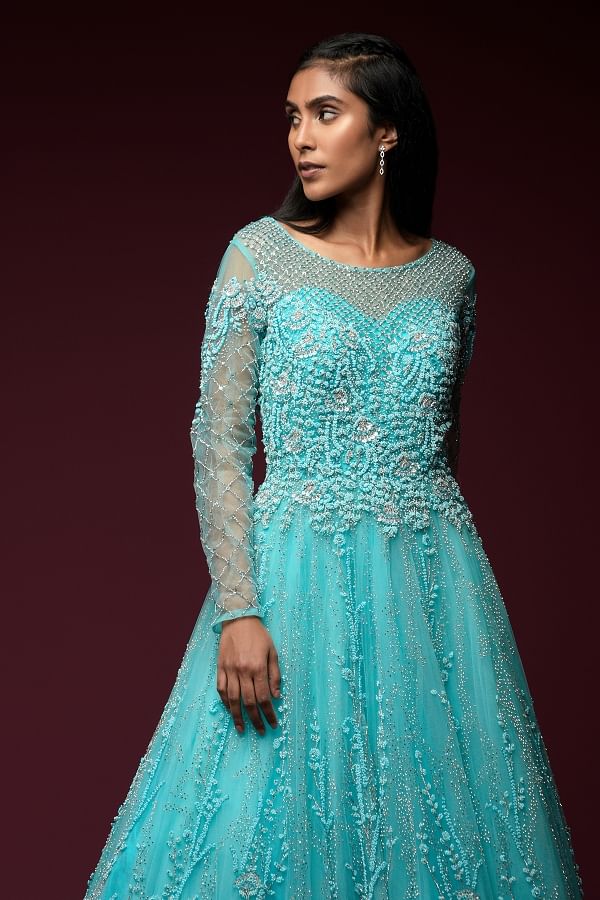 Net type dress shop