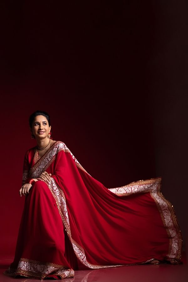 The Elegance of the Cotton Silk Litchi Jacquard Red Saree - A Perfect  Attire for Traditional Occasions Ved Tex